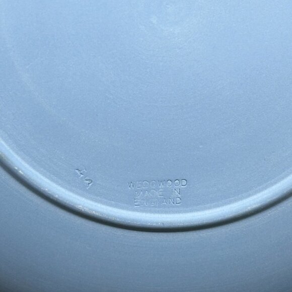 VINTAGE Wedgwood Pale Blue Jasperware "Tower of London" Christmas Plate 1973 - Picture 3 of 3